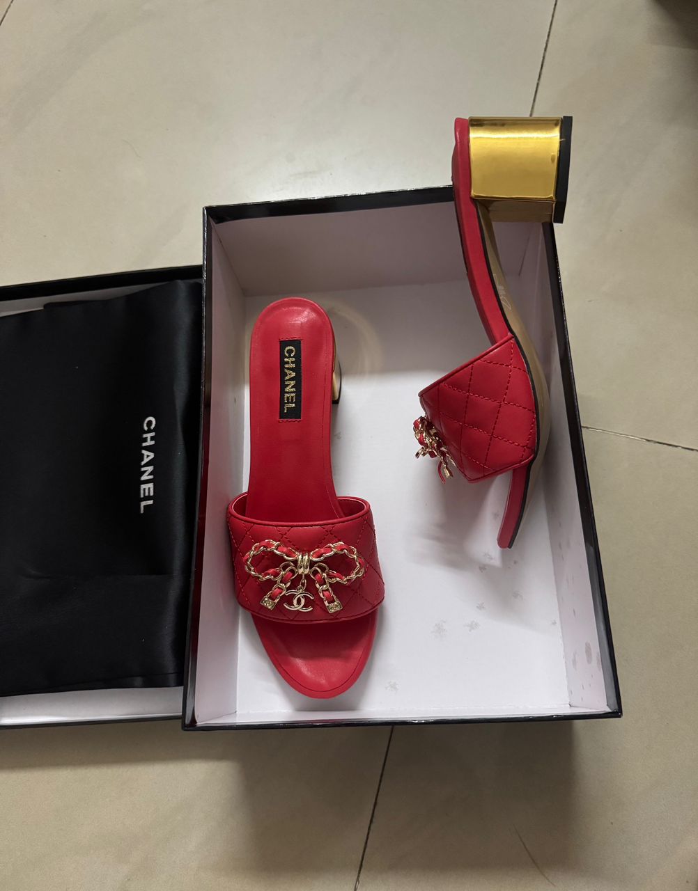 Red channel slippers